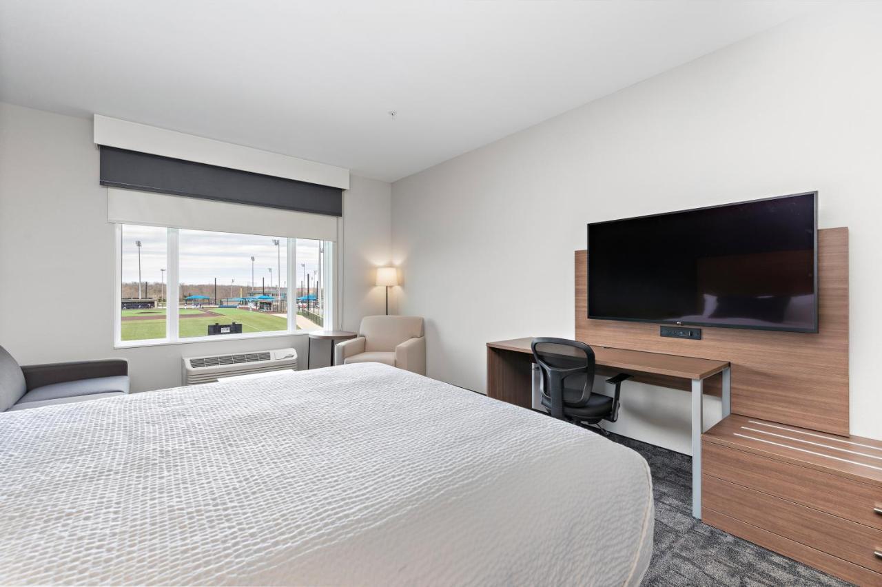Holiday Inn Express Kansas City North Parkville By Ihg Exterior photo