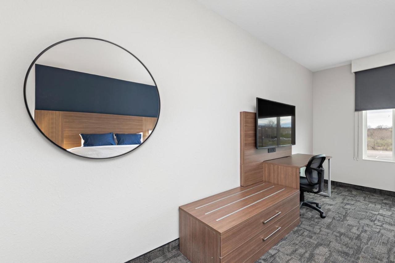 Holiday Inn Express Kansas City North Parkville By Ihg Exterior photo
