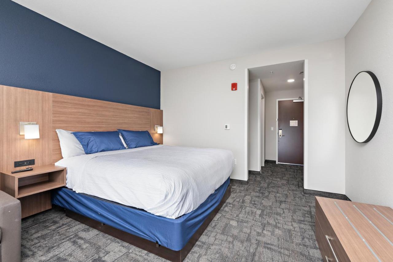 Holiday Inn Express Kansas City North Parkville By Ihg Exterior photo