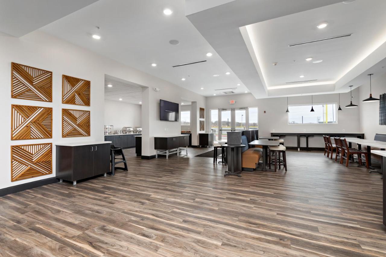 Holiday Inn Express Kansas City North Parkville By Ihg Exterior photo