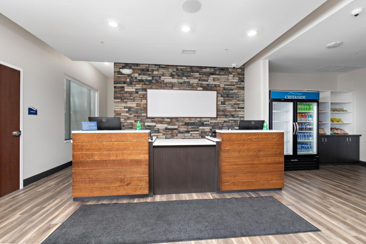 Holiday Inn Express Kansas City North Parkville By Ihg Exterior photo