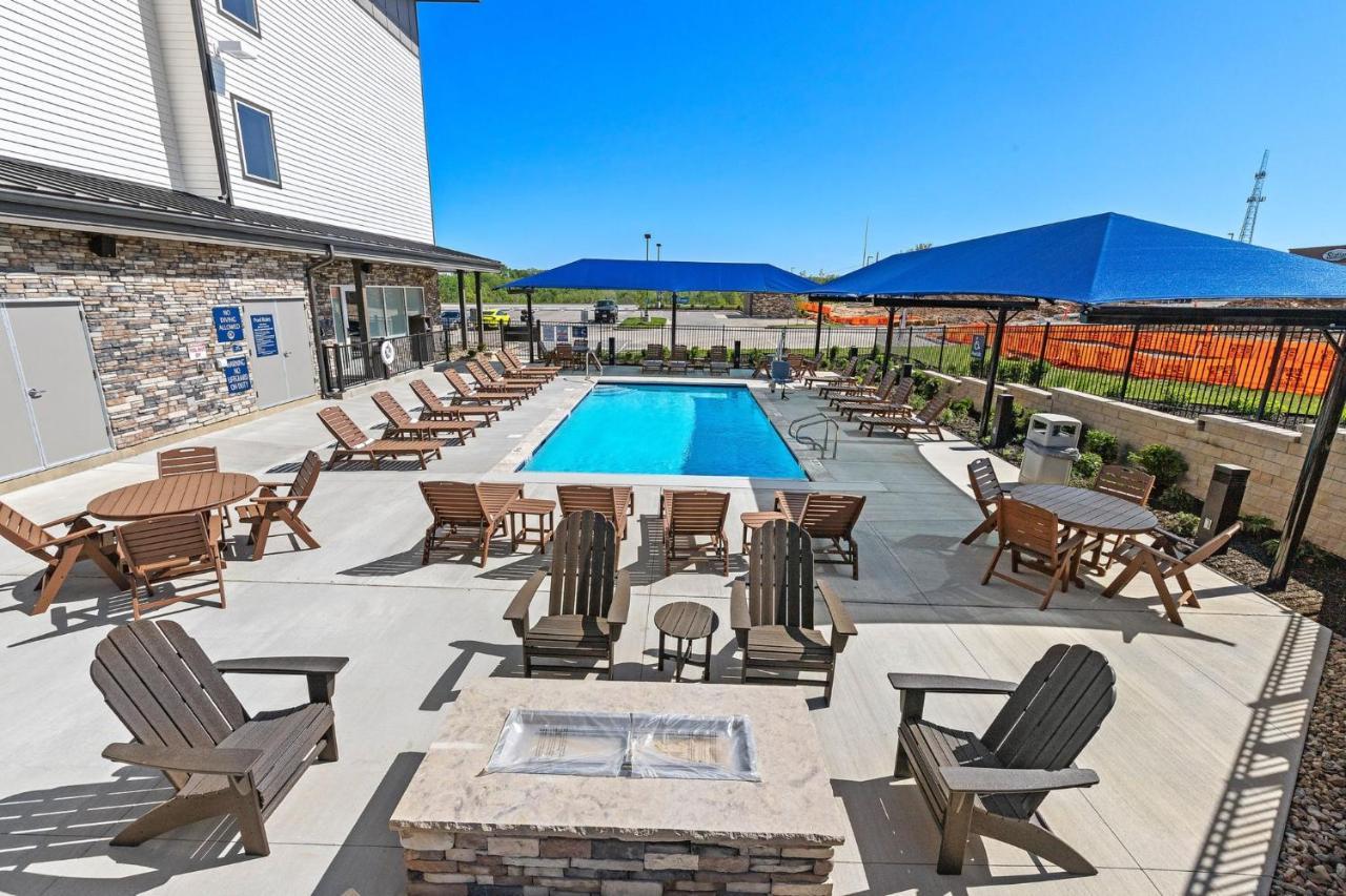Holiday Inn Express Kansas City North Parkville By Ihg Exterior photo