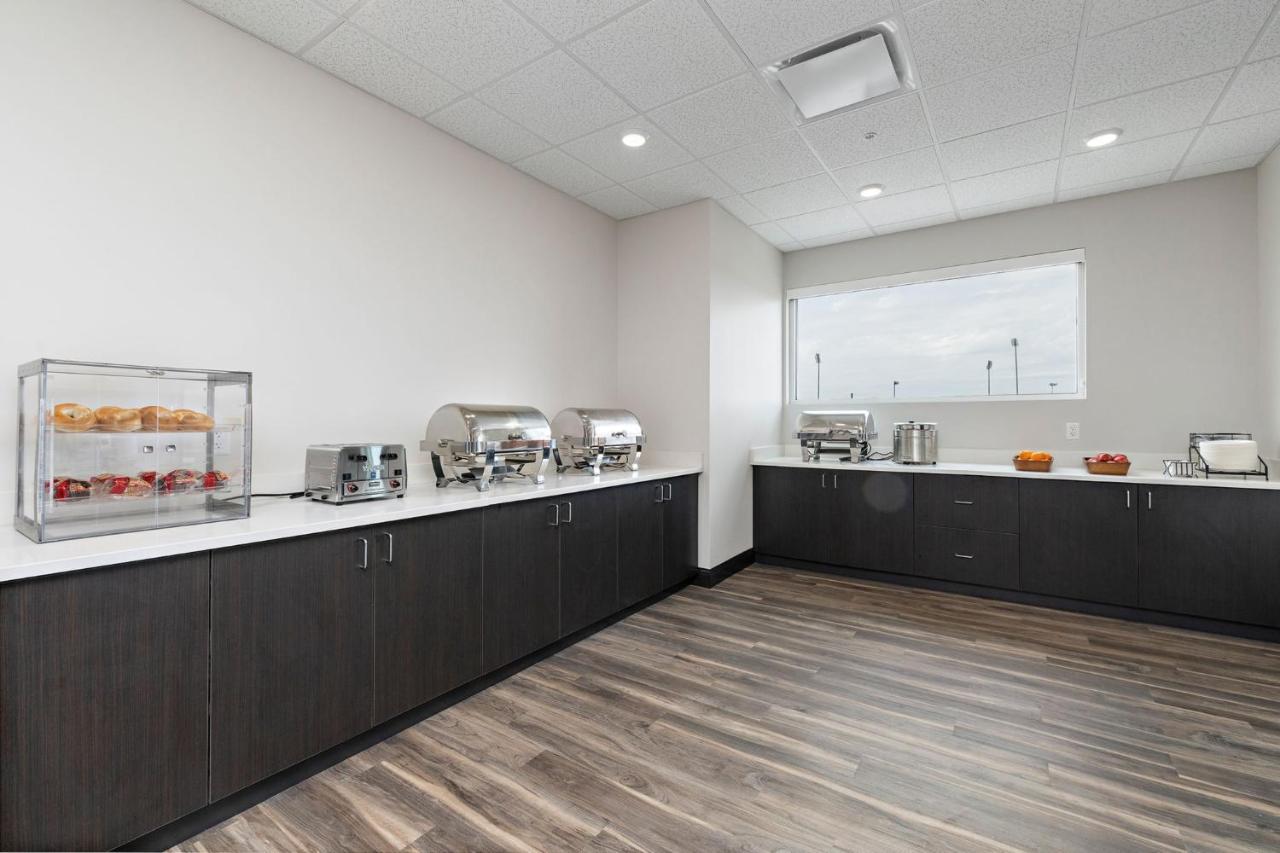 Holiday Inn Express Kansas City North Parkville By Ihg Exterior photo