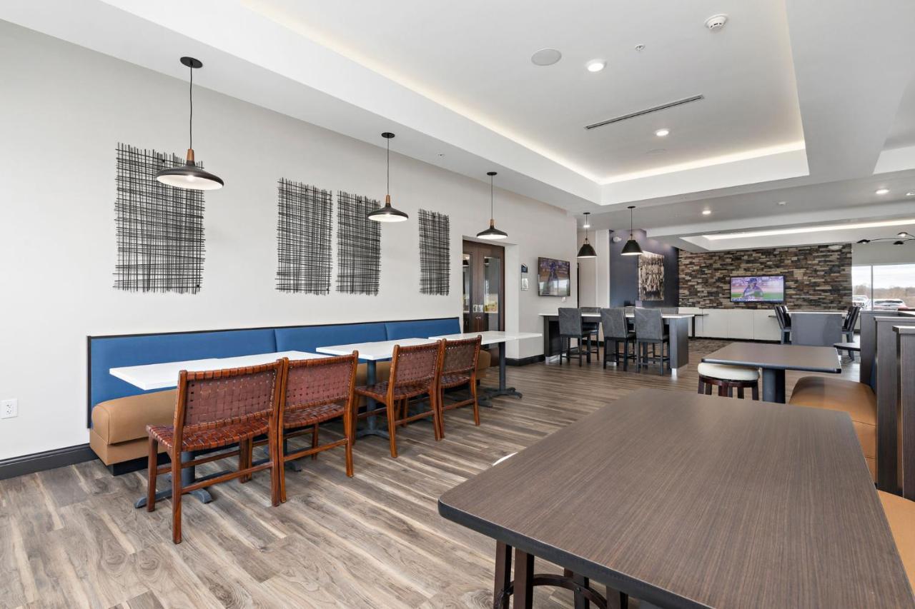 Holiday Inn Express Kansas City North Parkville By Ihg Exterior photo