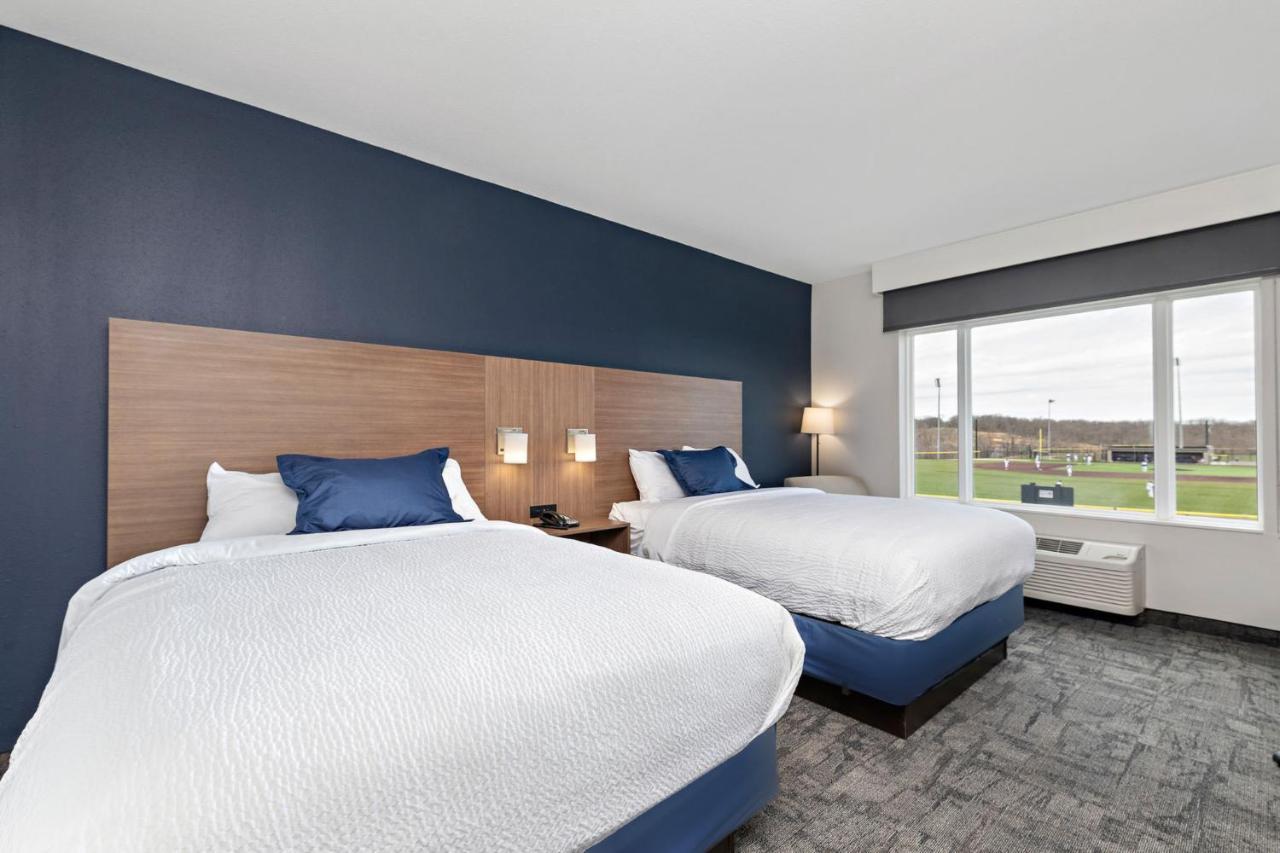 Holiday Inn Express Kansas City North Parkville By Ihg Exterior photo