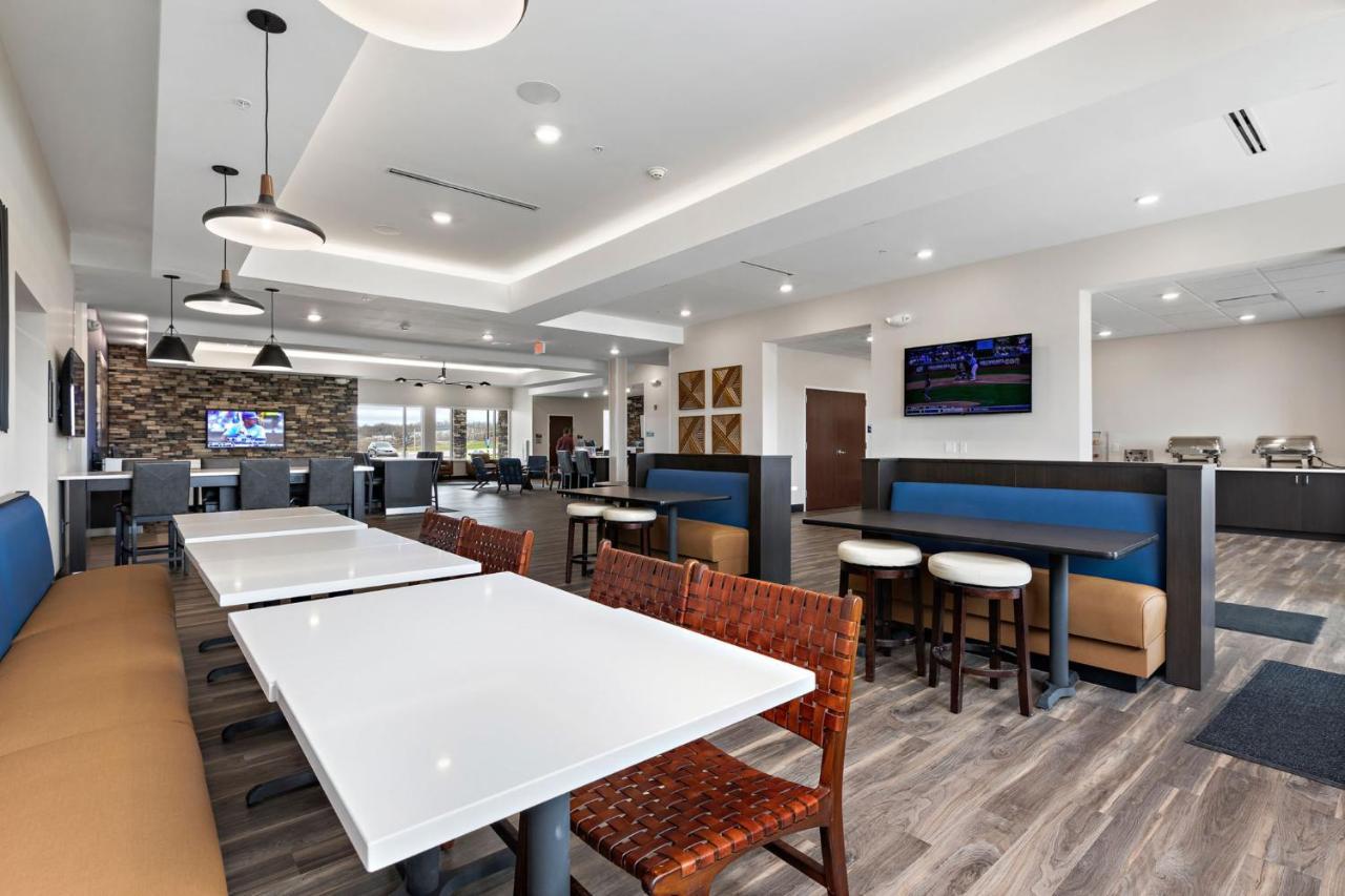 Holiday Inn Express Kansas City North Parkville By Ihg Exterior photo