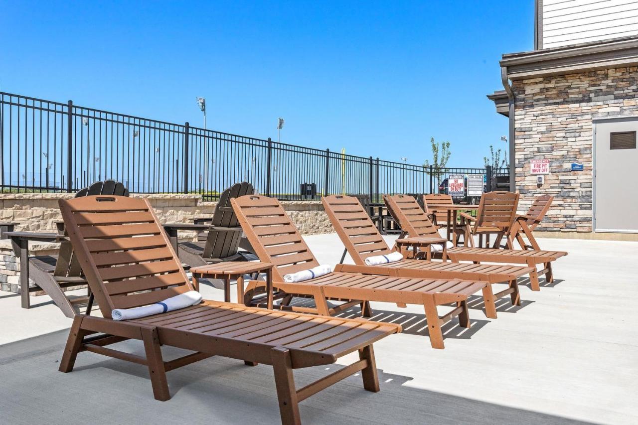 Holiday Inn Express Kansas City North Parkville By Ihg Exterior photo