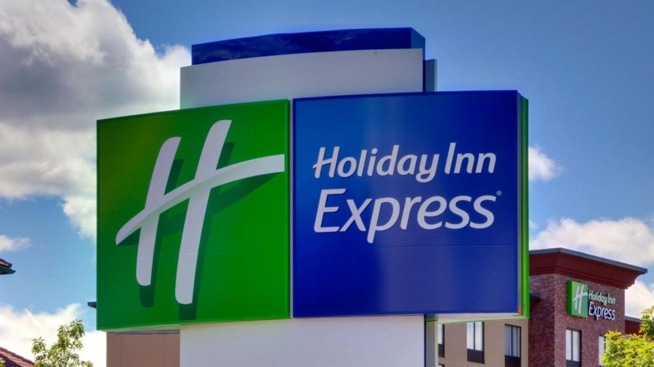 Holiday Inn Express Kansas City North Parkville, An Ihg Hotel Exterior photo