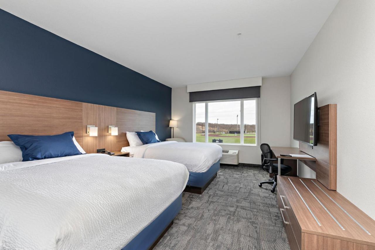 Holiday Inn Express Kansas City North Parkville By Ihg Exterior photo