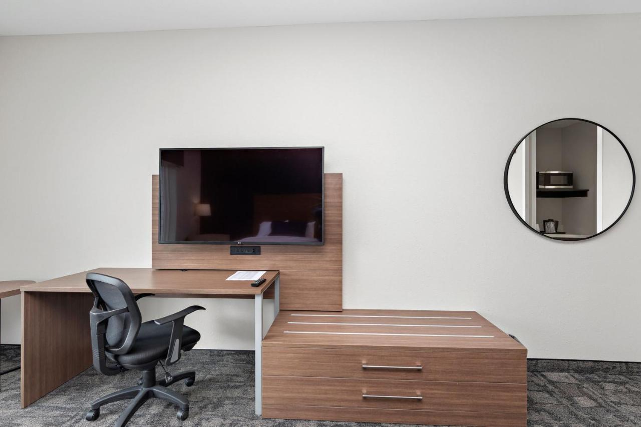 Holiday Inn Express Kansas City North Parkville By Ihg Exterior photo